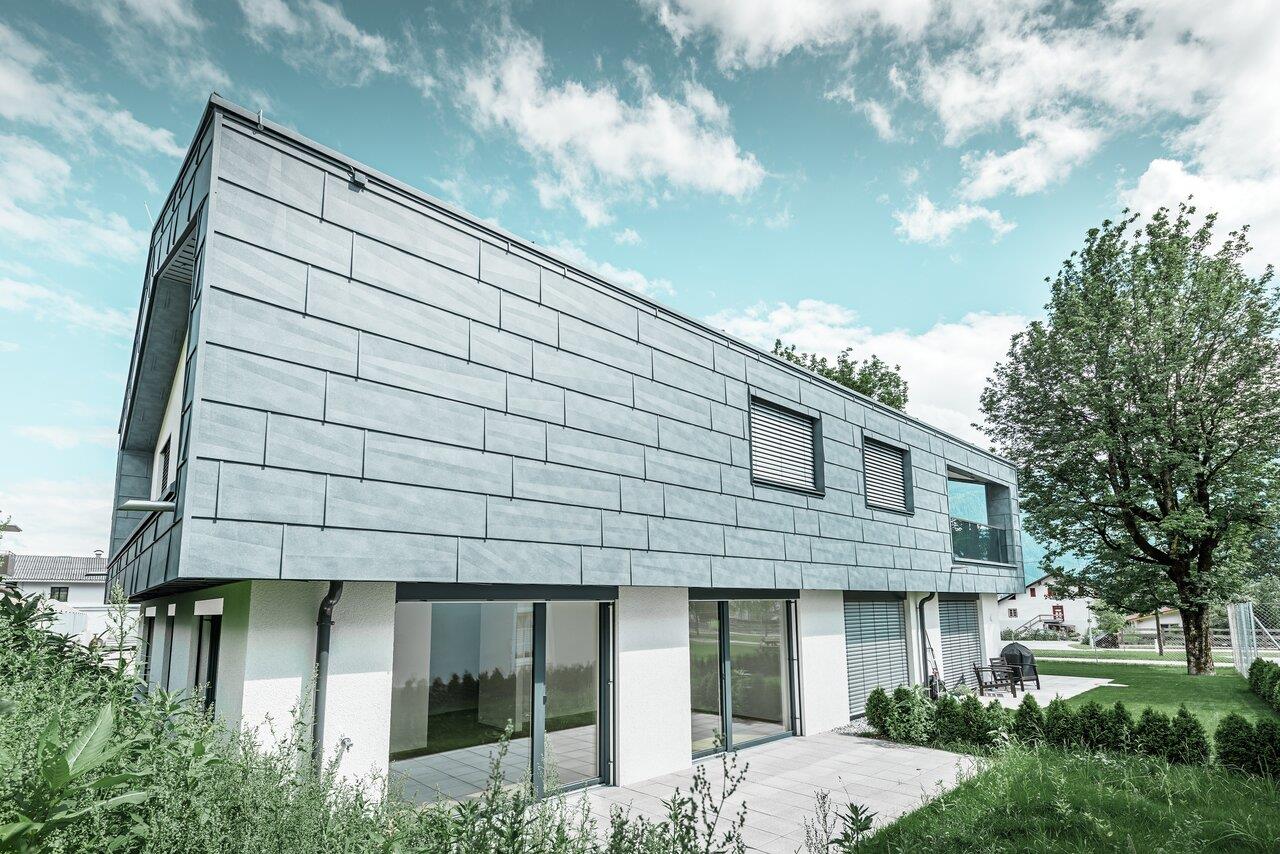 Naturstein-Fassade – Die Robuste | © PREFA | Croce & Wir